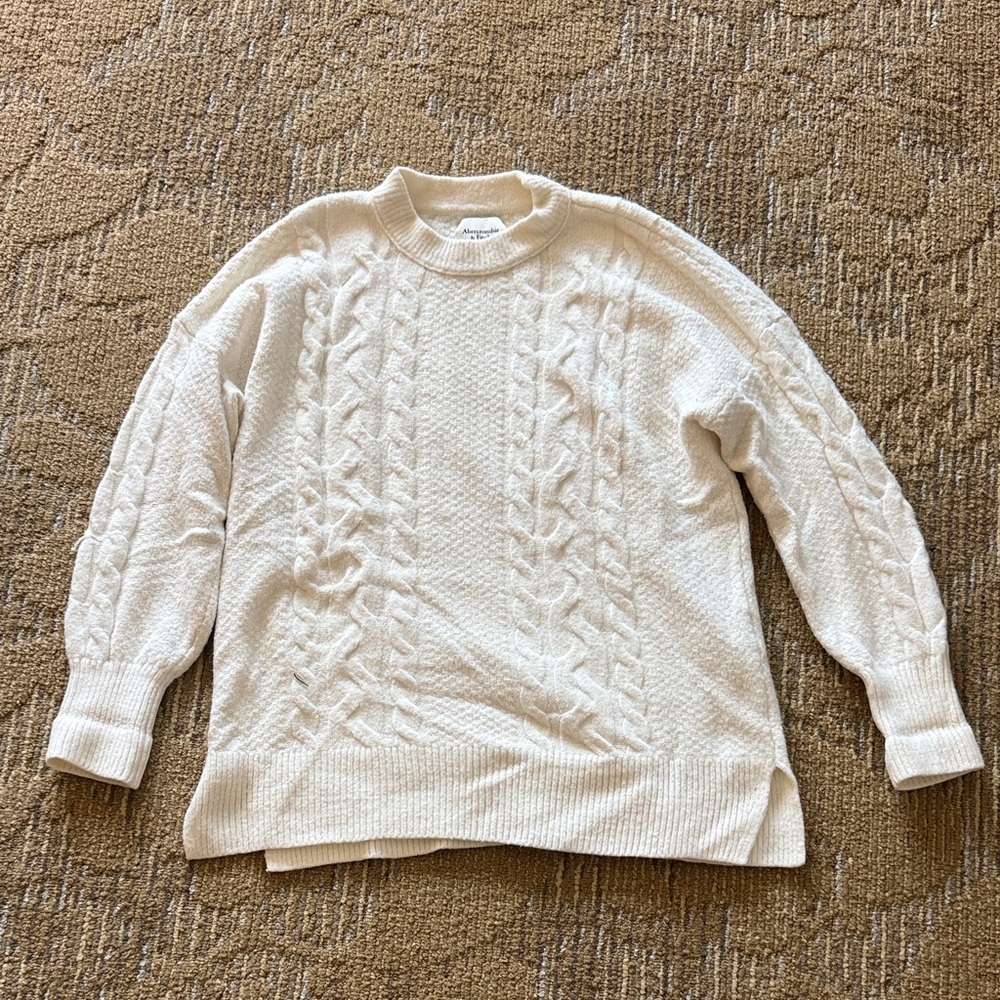 Abercrombie & Fitch Cable Knit Sweater - Cream